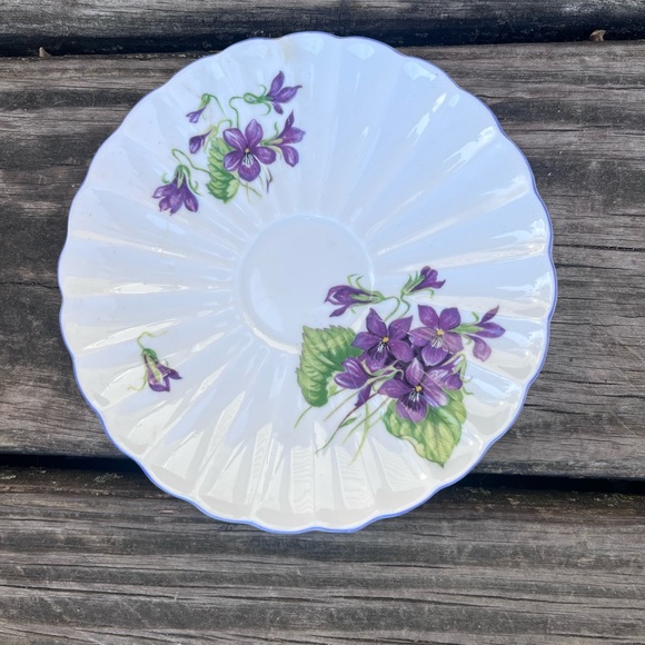 VINTAGE SHELLEY FINE BONE CHINA VIOLETS SAUCER - Picture 2 of 5